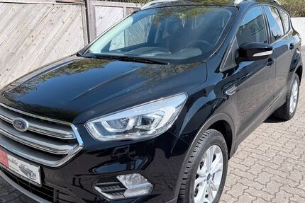 Ford Kuga 60.000 km 13.900 &euro; Neumünster 24536
