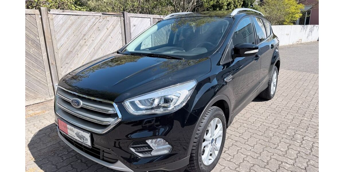 Ford Kuga 60.000 km 13.900 &euro; Neumünster 24536