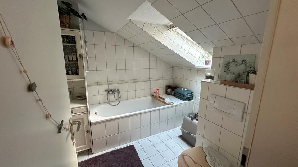 Dachgeschoßwohnung Kiel Wik - 2 Zimmer, 67 m&sup2;, 375.000&euro; | Angebot:26833040