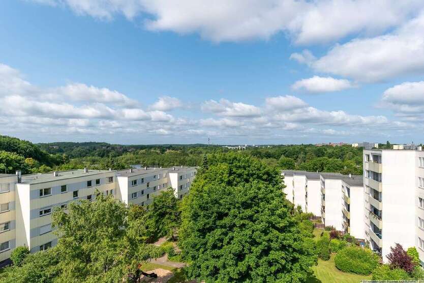 Wohnung zum Kaufen in Kiel 169.000 € 98 m²