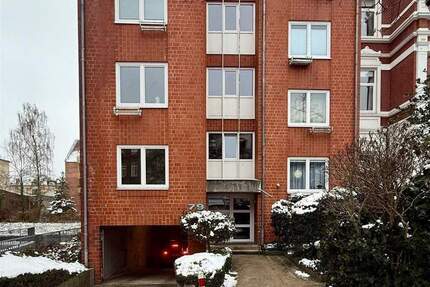 Renovierte 2-Zimmer-Whg. mit neuer EBK, Balkon u. TG-Stellplatz in Top-Lage Holtenauer Straße 2 zimmer