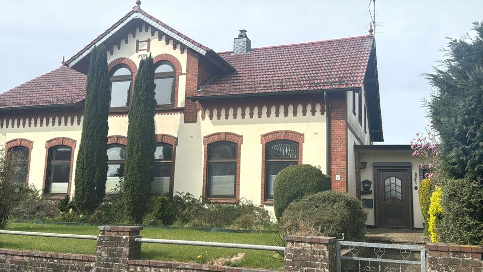 Einfamilienhaus Schülldorf - 10 Zimmer, 145 m&sup2;, 320.000&euro; | Angebot:26585349