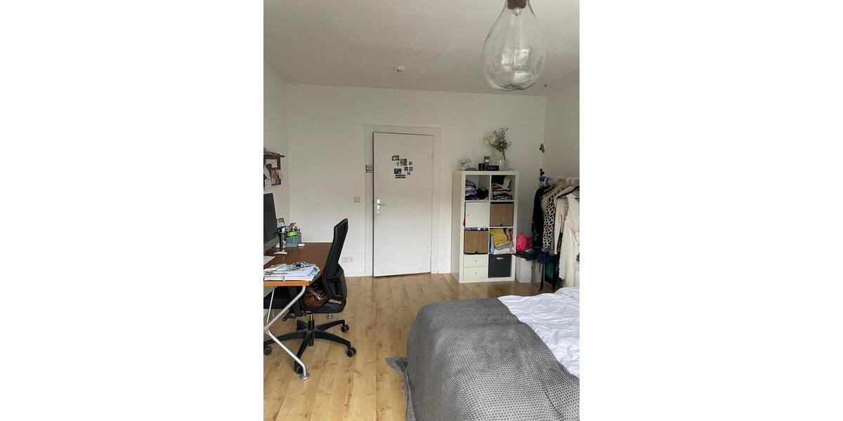 Etagenwohnung Kiel Ravensberg - 4 Zimmer, 90 m&sup2;, 1.200&euro; | Angebot:25270667