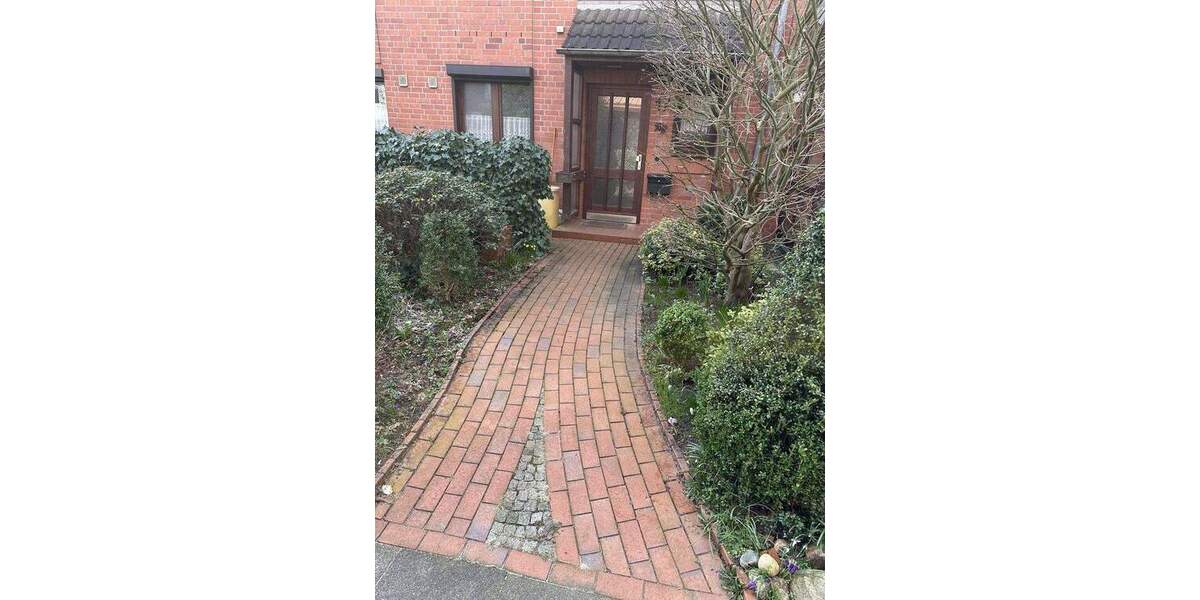 Reihenmittelhaus Kiel Russee - 5 Zimmer, 127 m&sup2;, 380.000&euro; | Angebot:24843793