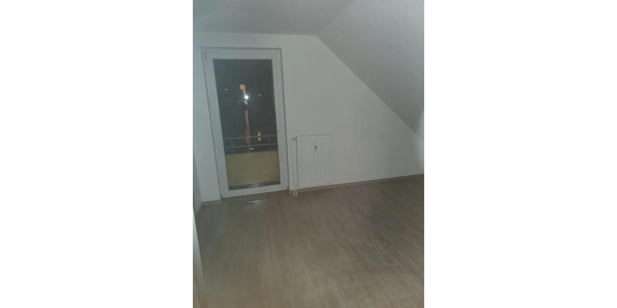 Dachgeschoßwohnung Kiel Ellerbek - 3 Zimmer, 70 m&sup2;, 910&euro; | Angebot:25214836