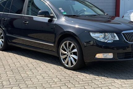 Skoda Superb 199.000 km 5.990 &euro; Neumünster 24539