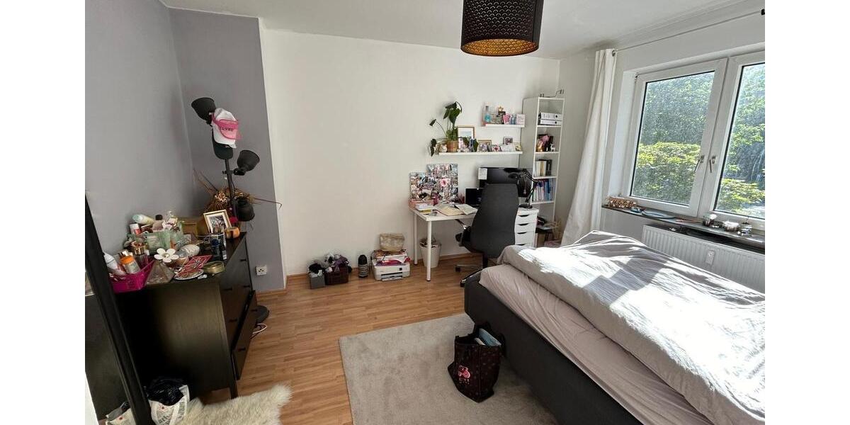 Etagenwohnung Kiel Ravensberg - 4 Zimmer, 90 m&sup2;, 1.200&euro; | Angebot:25270667