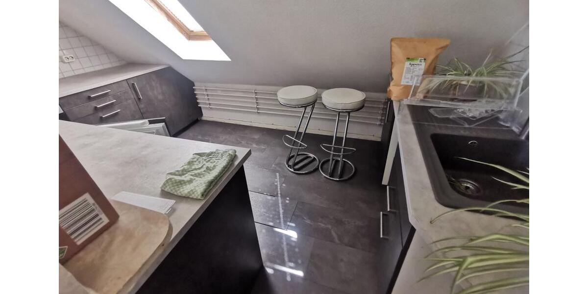 2,0 Dachgeschoss Wohnung zwei Ebenen v. privat 2 zimmer