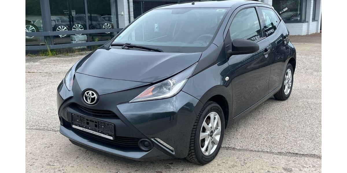 Toyota Aygo (X) 98.000 km 6.880 &euro; BLUMENTHAL 24241