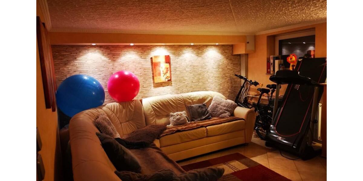 Vollunterkellertes Reihenmittelhaus mit separater Garage 4 zimmer