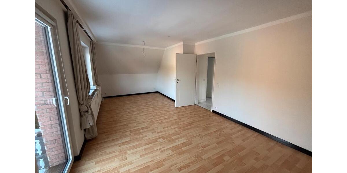 3-Zimmer-Wohnung (79 m²) im OG eines Einfamilienhauses 3 zimmer