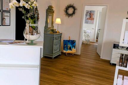 vermiete einen Arbeitsplatz im Kosmetikinstitut zimmer