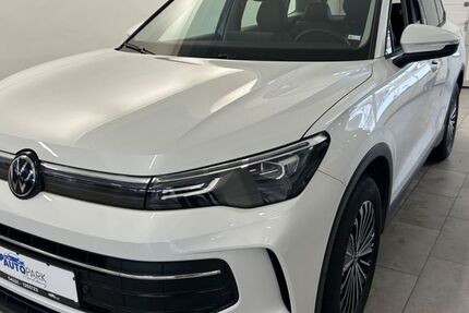 VW Tiguan 16.081 km 37.980 € Rendsburg 24768