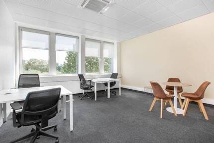 Privater Büroraum für 5 Personen 30 sqm in Regus Science Park Kiel zimmer