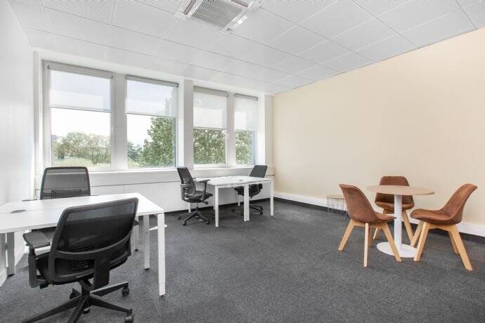 Privater Büroraum für 5 Personen 30 sqm in Regus Science Park Kiel zimmer
