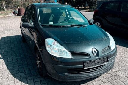 Renault Clio 152.000 km 2.100 &euro; Bornhöved 24619