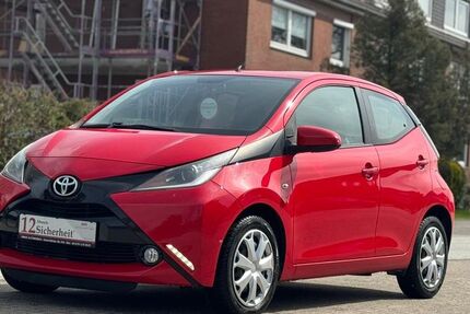 Toyota Aygo (X) 128.000 km 5.999 &euro; Kiel OT Suchsdorf 24107