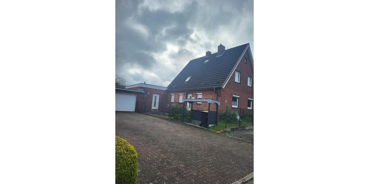 Einfamilienhaus mit Einliegerwohnung zum 01.02.26 zu vermieten 8 zimmer