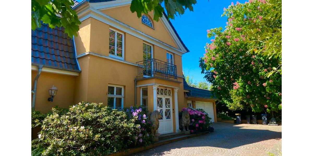 Villa Kiel Russee - 7.5 Zimmer, 280 m&sup2;, 1.590.000&euro; | Angebot:26705721