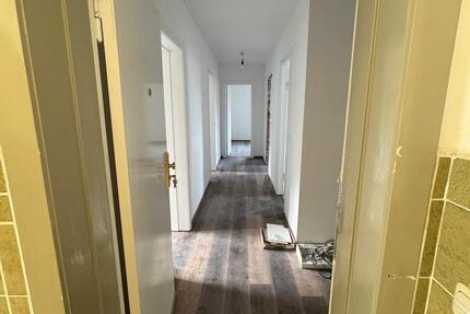 Erstbezug nach Sanierung mit Balkon und Garage 4 zimmer