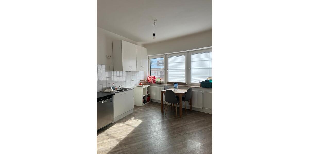 Etagenwohnung Kiel Schreventeich - 5 Zimmer, 98 m&sup2;, 1.648&euro; | Angebot:26221475