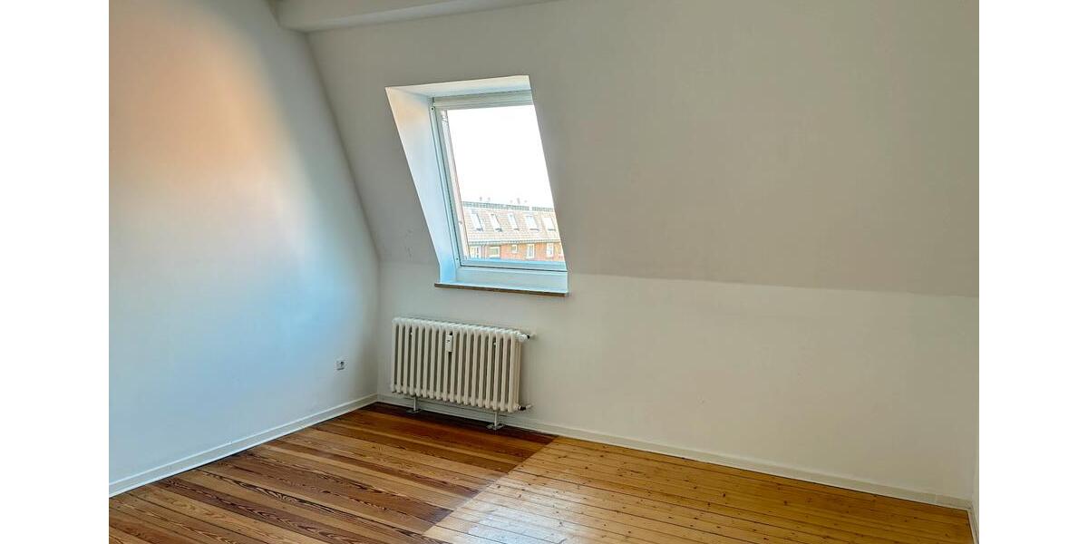 Dachgeschoßwohnung Kiel Neumühlen-Dietrichsdorf - 3.5 Zimmer, 82 m&sup2;, 809&euro; | Angebot:26279442