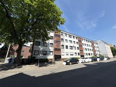 MODERNISIERT, ZENTRAL MIT SÜDBALKON - Erdgeschoßwohnung Neumünster | Angebot:27082256