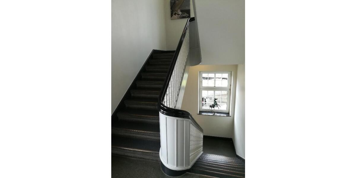 Etagenwohnung Kiel Ellerbek - 7 Zimmer, 220 m&sup2;, 2.750&euro; | Angebot:25328452