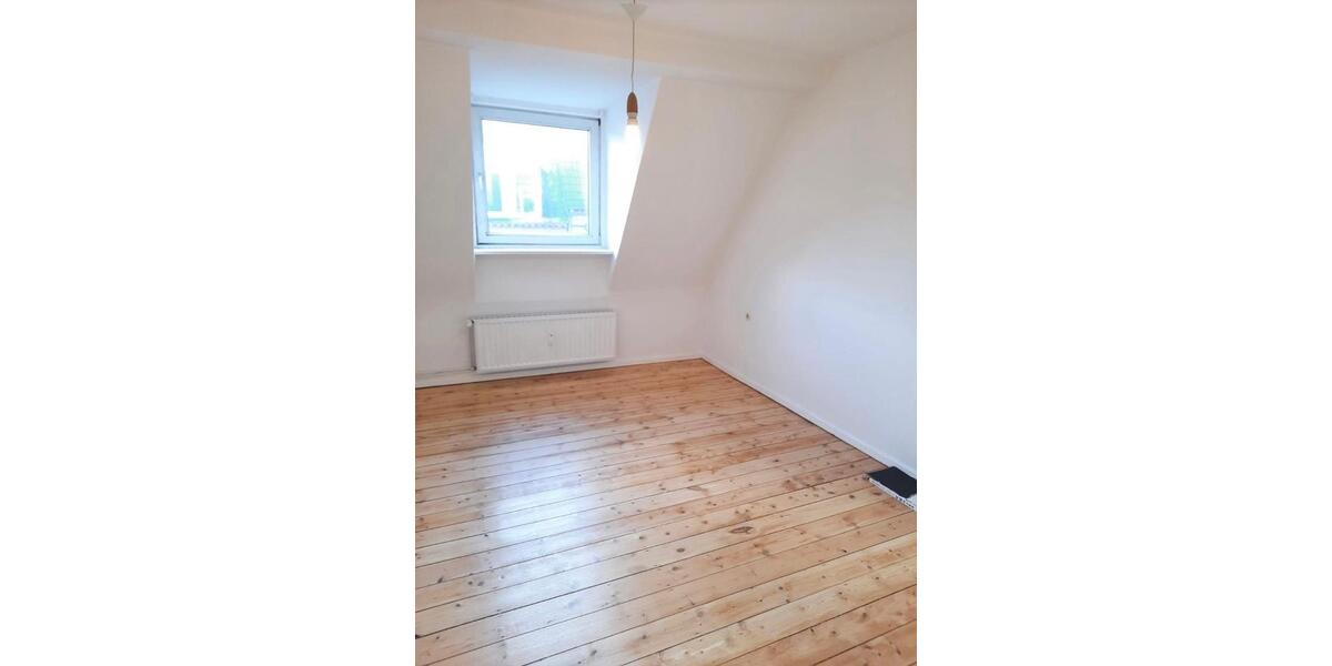 Dachgeschoßwohnung Kiel Südfriedhof - 2 Zimmer, 42 m&sup2;, 802&euro; | Angebot:26676282