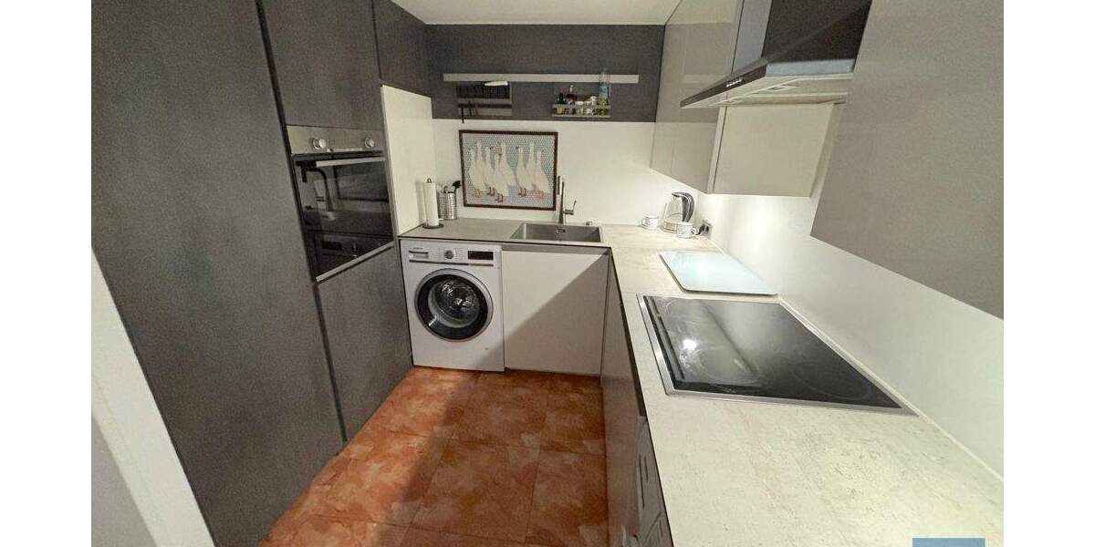 Etagenwohnung Kiel Altstadt - 3 Zimmer, 160 m&sup2;, 2.100&euro; | Angebot:23434051