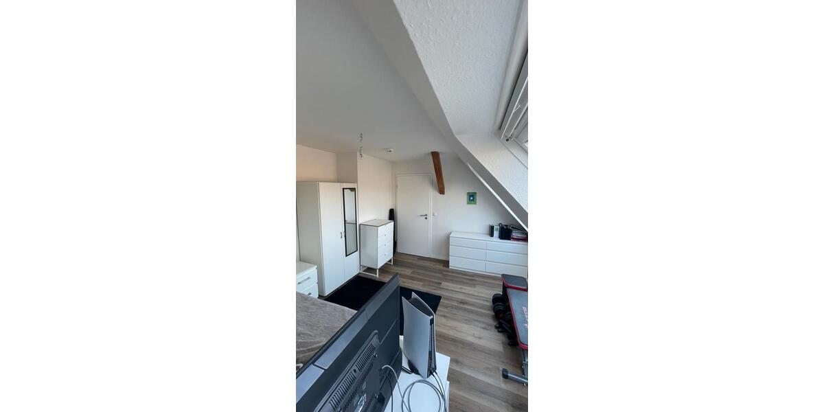 Dachgeschoßwohnung Kiel Friedrichsort - 3.5 Zimmer, 72 m&sup2;, 923&euro; | Angebot:25418368