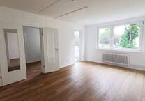 NEU*NEU*NEU*: modernisierte 3 Zimmer + Balkonblick ins Grüne, neue Einbauküche, Gäste-WC, Aufzug