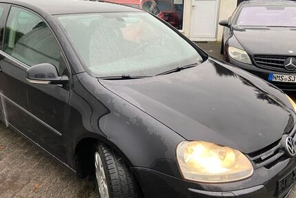 VW Golf 304.818 km 2.980 &euro; Neumünster 24537
