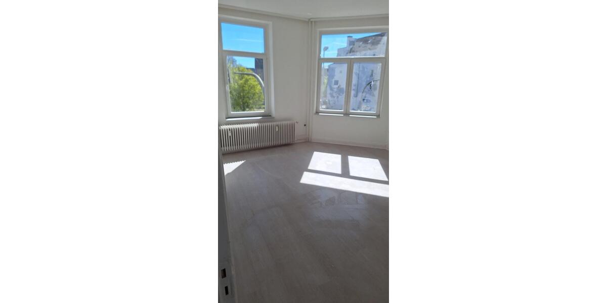 Etagenwohnung Neumünster - 4 Zimmer, 102 m&sup2;, 1.020&euro; | Angebot:26546962