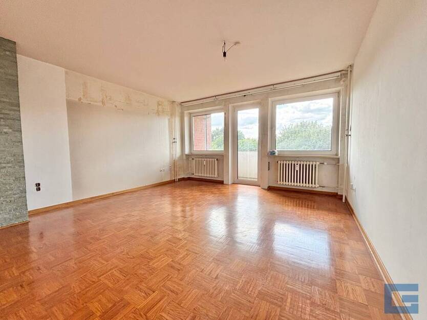 Raum für Träume! 3-Zimmer-Wohnung im 4. OG wartet auf neuen Glanz! - Kiel-Ellerbek