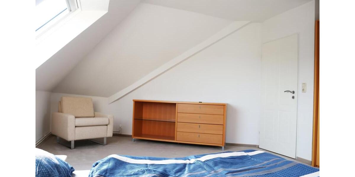 Dachgeschoßwohnung Laboe - 4 Zimmer, 75 m&sup2;, 1.250&euro; | Angebot:24352747