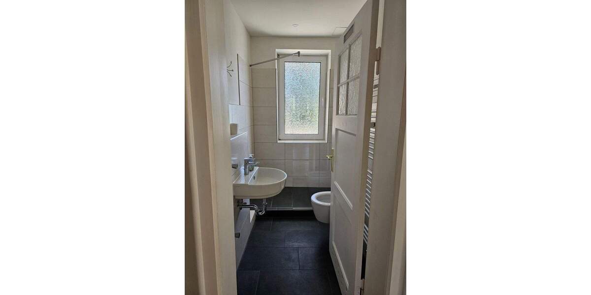 schöne, modernisierte 3 Zimmer Altbauwohnung mit Balkon 3 zimmer