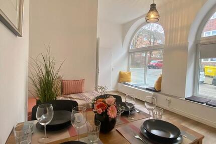 Ab 01.01.26 | Altbauwohnung | Teilmöbliert | FH-Nähe 2 zimmer