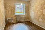 Erdgeschoßwohnung mit Balkon für Selbstgestalter ab sofort verfügbar!