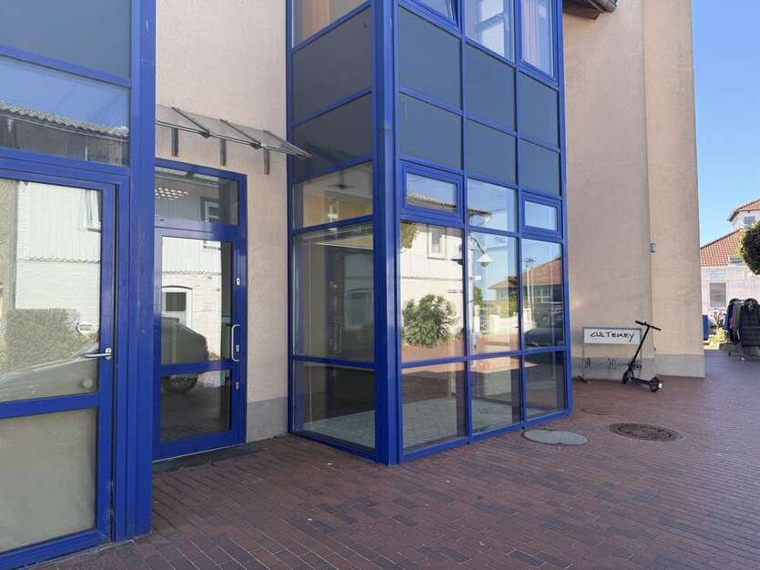 Einzelhandel in Laboe 140.000 € 32.38 m²