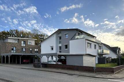 Haus zum Kaufen in Laboe 1.700.000 € 377.16 m² 12 zimmer