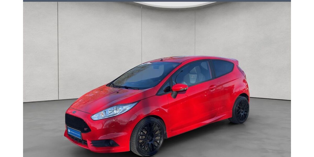 Ford Fiesta 114.086 km 9.890 &euro; Bordesholm 24582