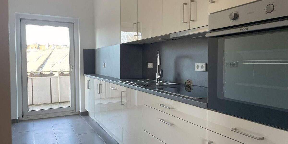 Etagenwohnung Kiel Blücherplatz - 4 Zimmer, 99 m&sup2;, 1.783&euro; | Angebot:25139433