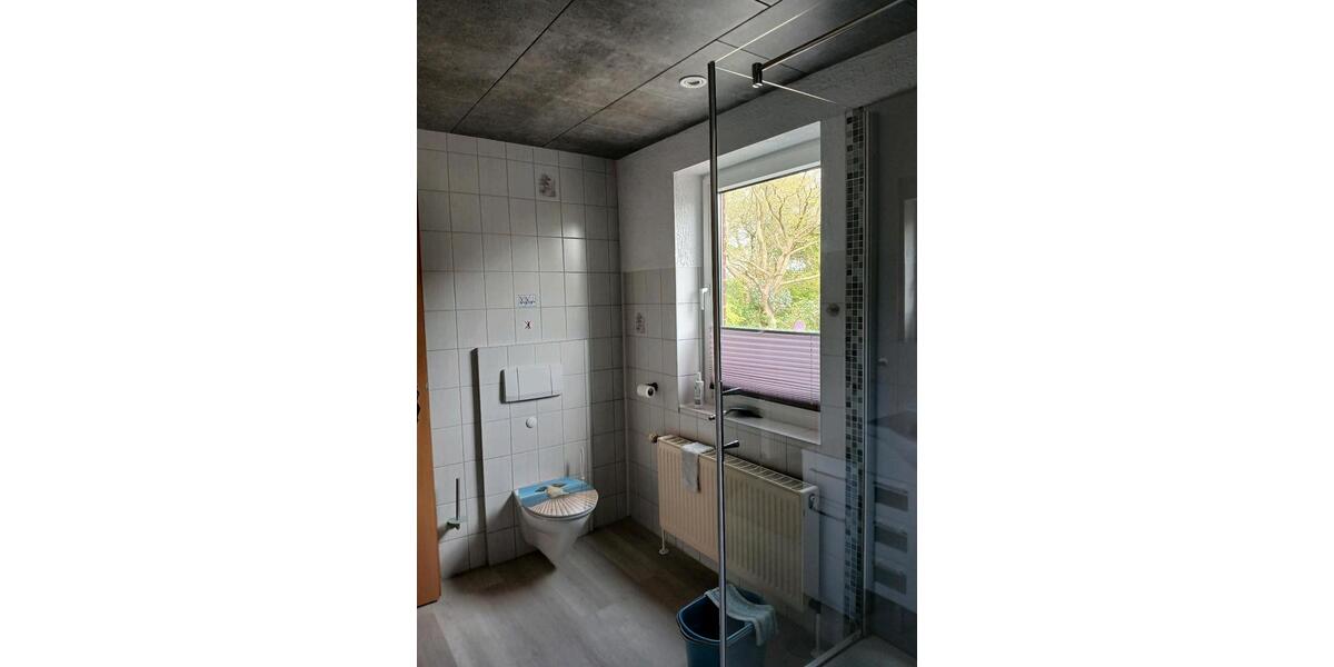 Dachgeschoßwohnung Schülldorf - 2.5 Zimmer, 82 m&sup2;, 1.030&euro; | Angebot:26412529