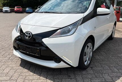 Toyota Aygo (X) 91.859 km 7.450 &euro; Bornhoeved 24619