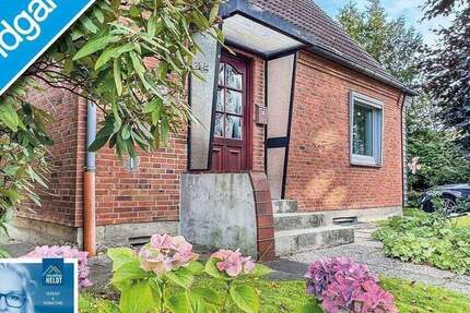 FREI hyggeliges, schönes, großes Eckgrundstück teilsaniertes Haus Garage 4 zimmer