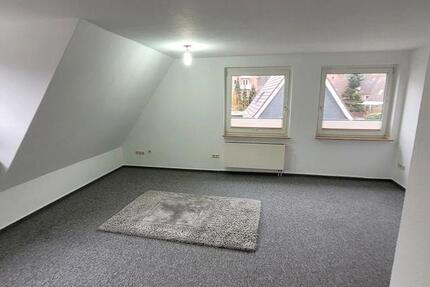 Mietwohnung RD in ruhiger Lage mit Balkon 75 qm frisch renoviert 3 zimmer