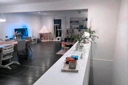 Wohnung Warder - 4 Zimmer, 124 m&sup2;, 1.250&euro; | Angebot:26407995