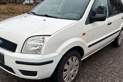 Ford Fusion 302.000 km 590 € Neumünster 24536