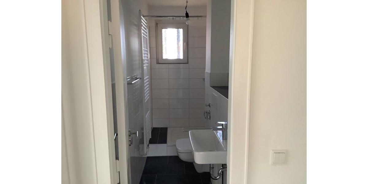 Modernisierte 3 Zimmer Mansardenwohnung ab sofort verfügbar! 3 zimmer